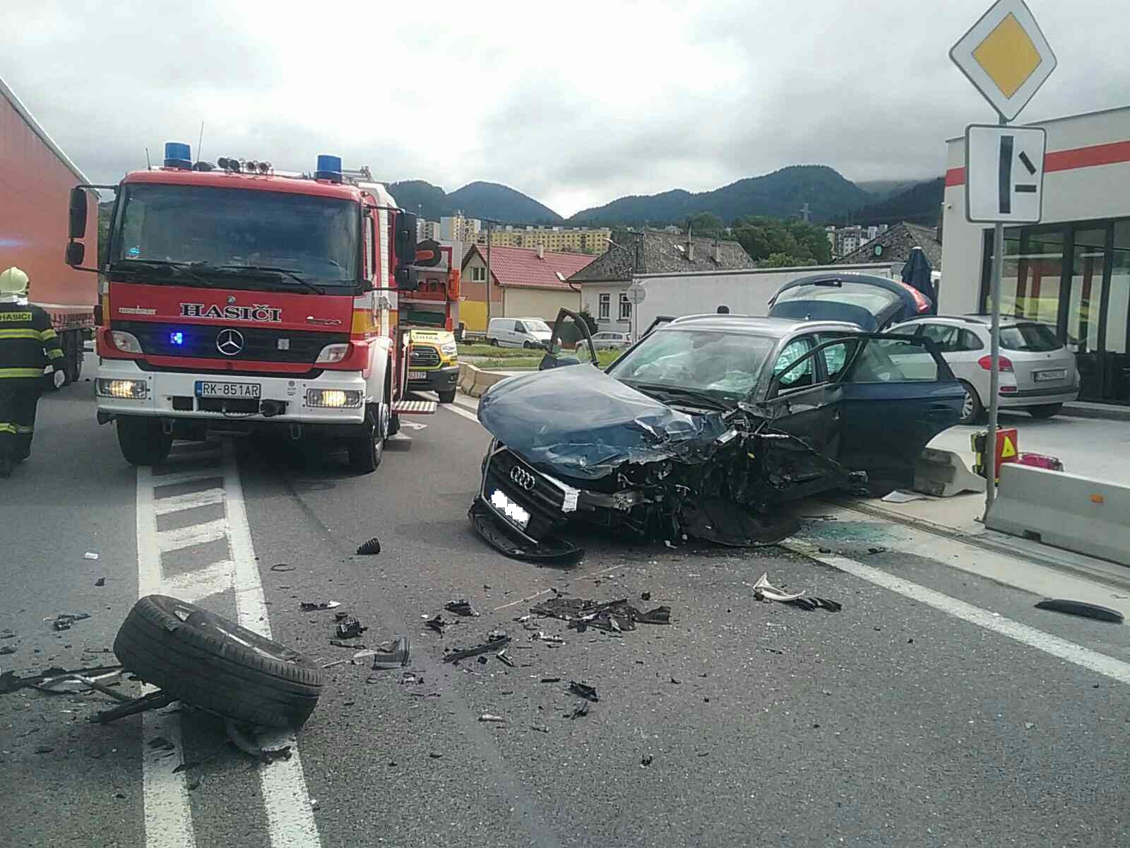 02 - Dopravná nehoda osobného vozidla a kamióna